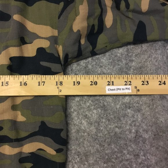 True Religion TR Logo stitched Women's Camo Bomber Jacket WD00175C Size: Large - Picture 6 of 9